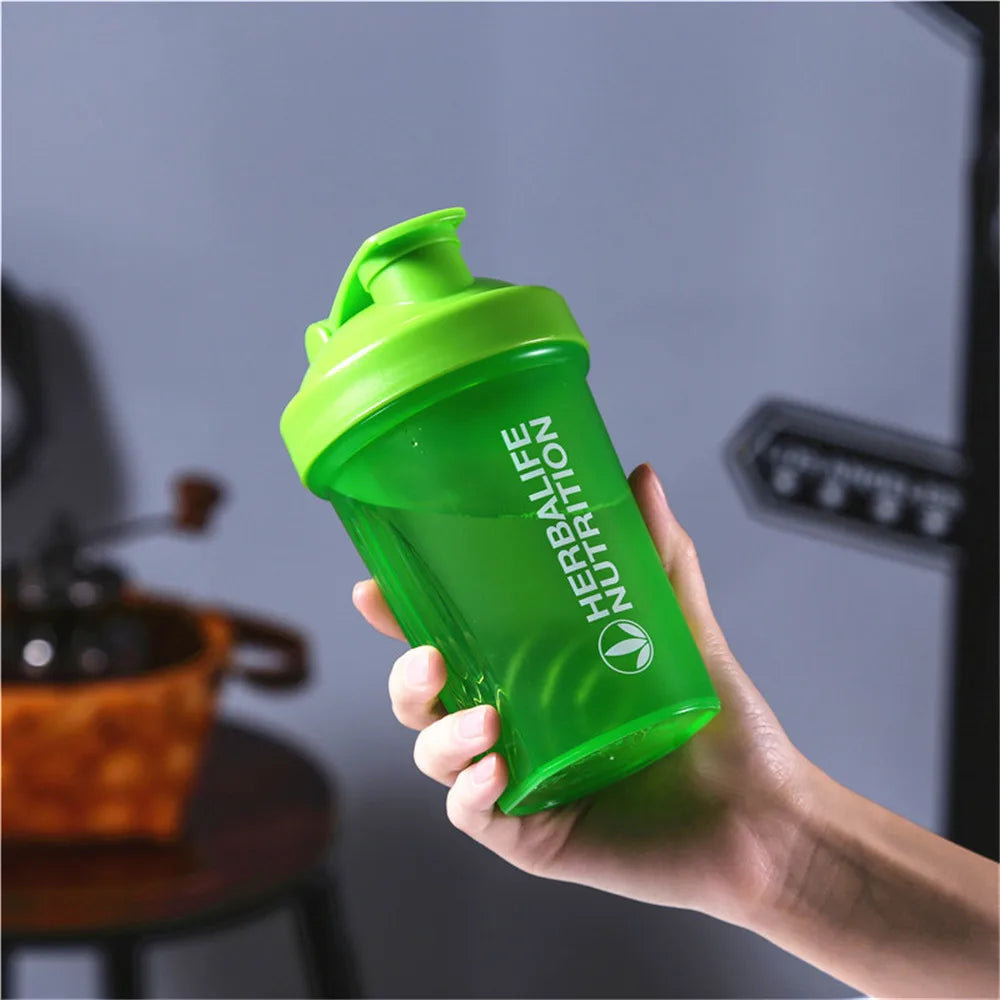 Protein Shaker Bottle Sport,Whey Powder Mixing Bottle Gym Shaker Outdoor Portable Plastic Drink Bottle